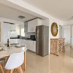Apartman La Perla Vista Al Mar Fabiola 1 *